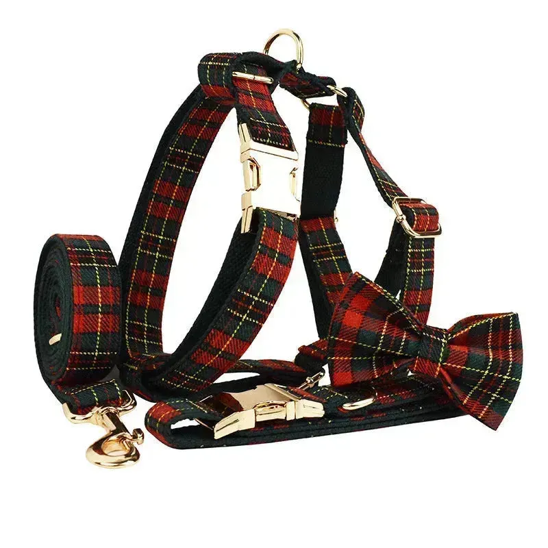 Christmas Pet Collar Plaid With Green Background Dog Rope Leash Suit