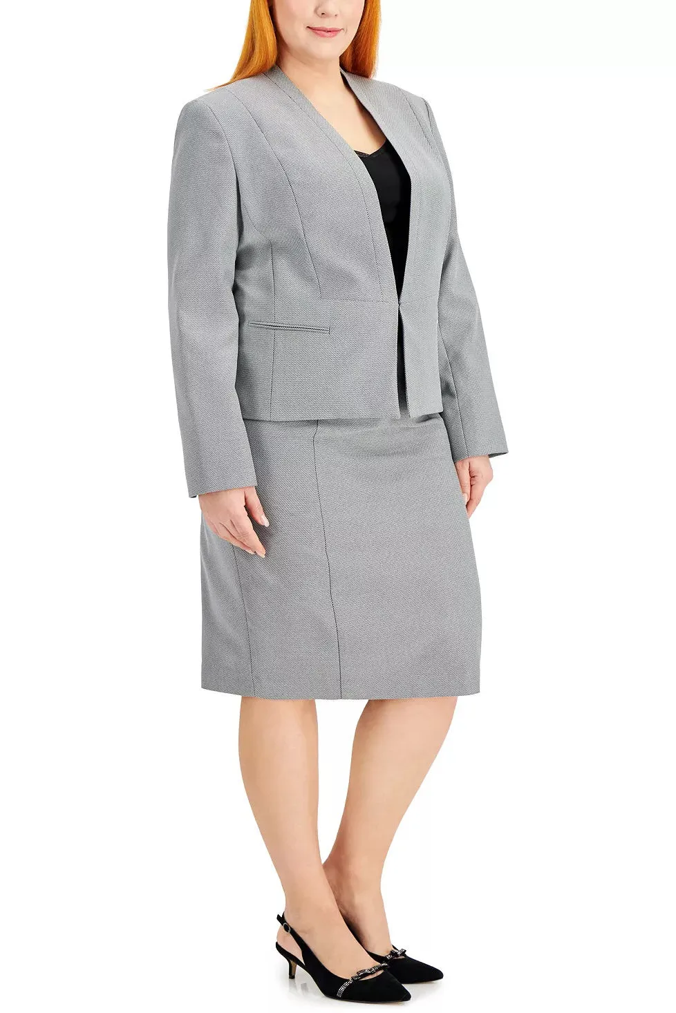 Le Suit Collarless Hook & Eye Closure at Front Shoulder Pads Side Welt Pockets Crepe Jacket with Skirt (Plus Size)