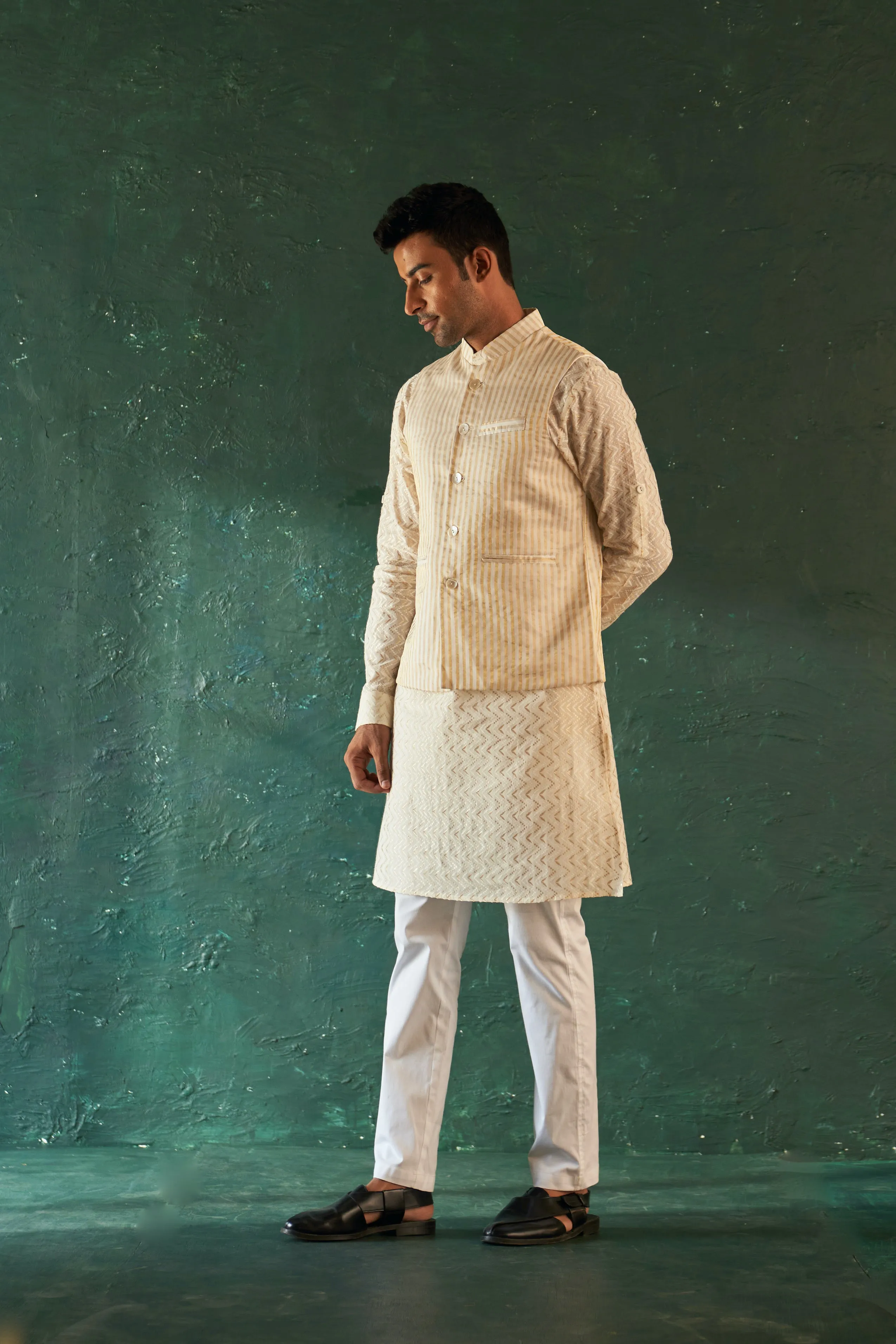 Men's White Chevron Straight Kurta Set With Jacket - Set of 3