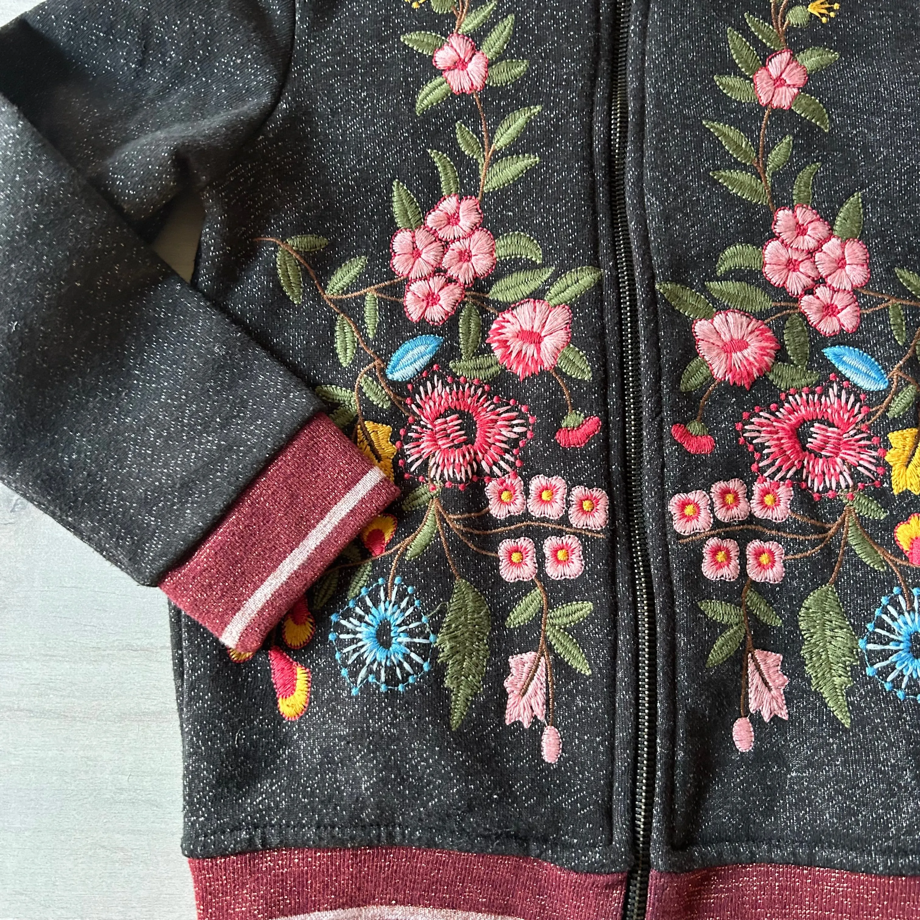 NWOT Zara Floral Embroidered Zipper Jacket