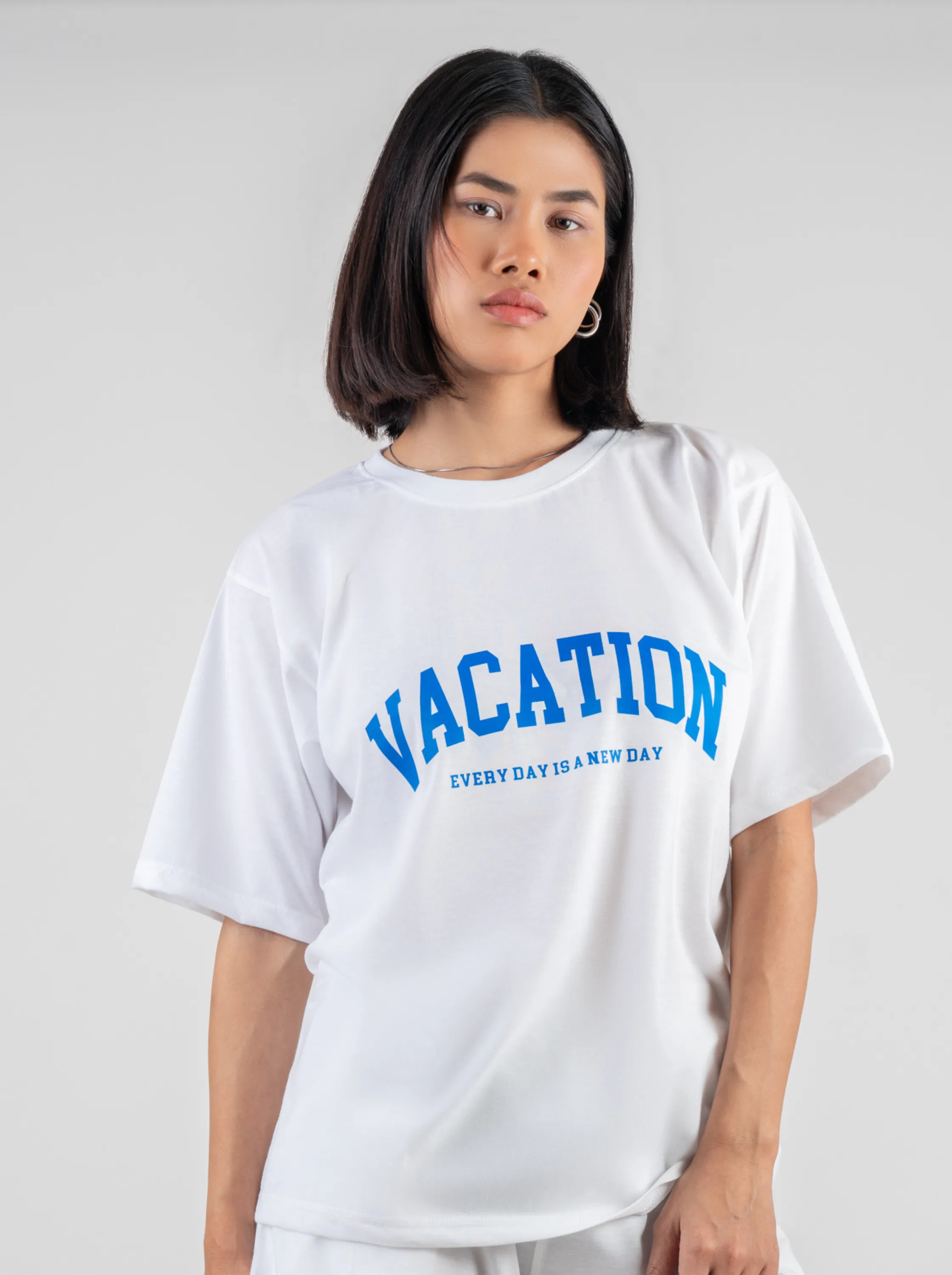 Vacation-Oversized White Women Cotton Tshirt